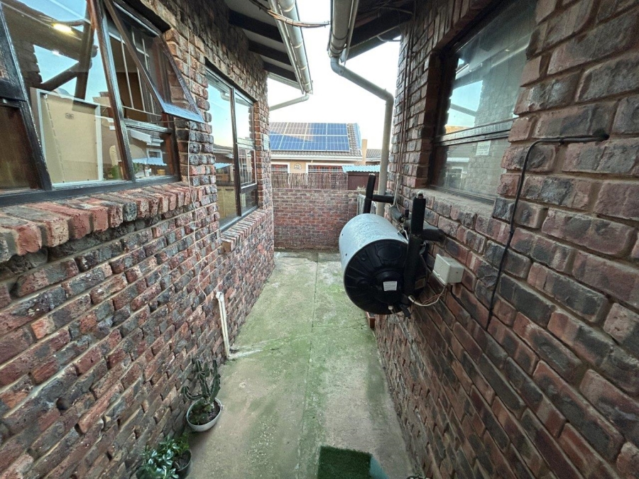 4 Bedroom Property for Sale in Noorsekloof Eastern Cape